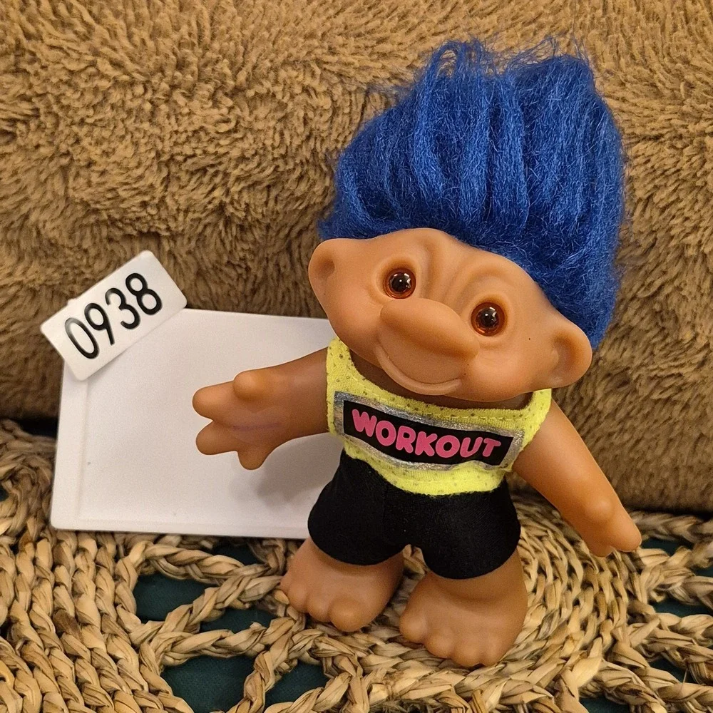 ✅2001 Playmates Totally Troll Susie S. Slim Series 2 Doll with Passport#️⃣0938